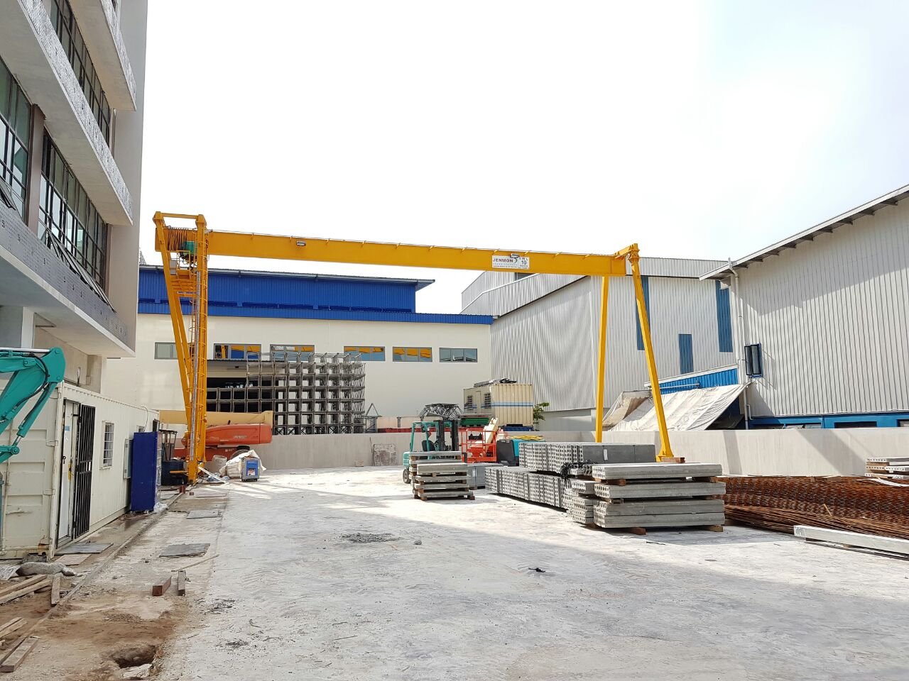 Single girder gantry crane in precast industry