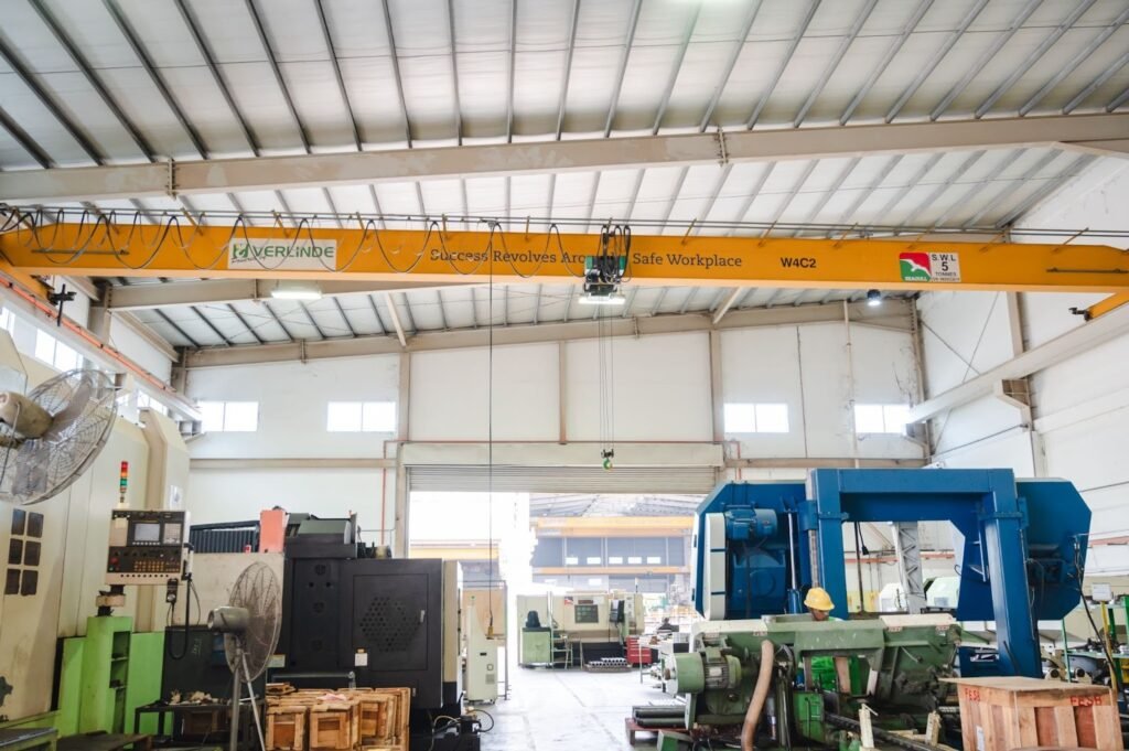 A picture of an overhead crane