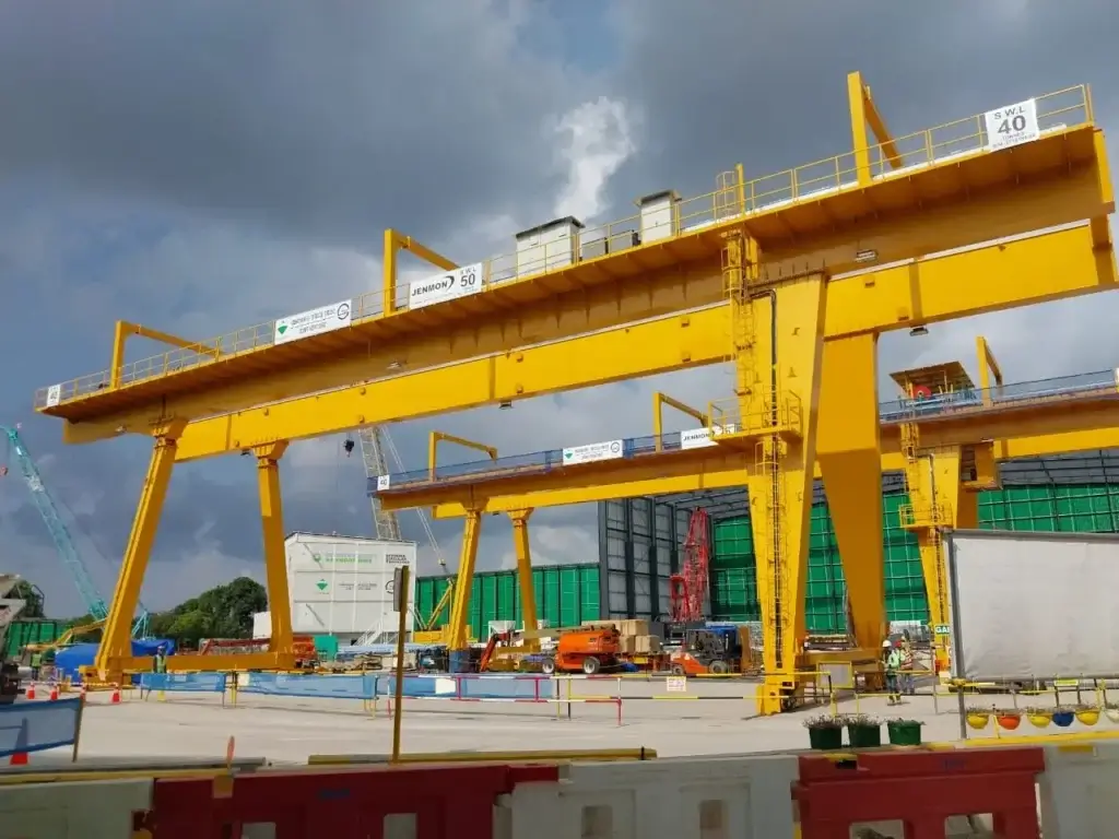a picture of a big gantry crane outdoor facility